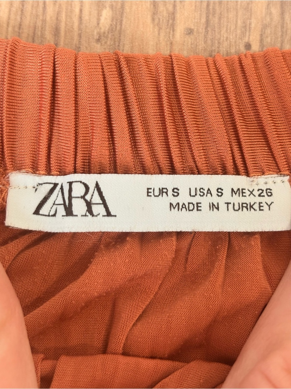 Zara Pleated Rust-Orange Mini Skirt - Small - Picture 5 of 6
